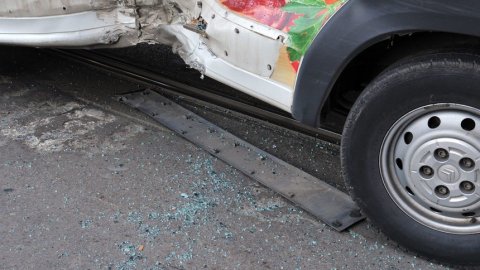 Човек загина в катастрофа между линейка и автобус на пътя София-Варна